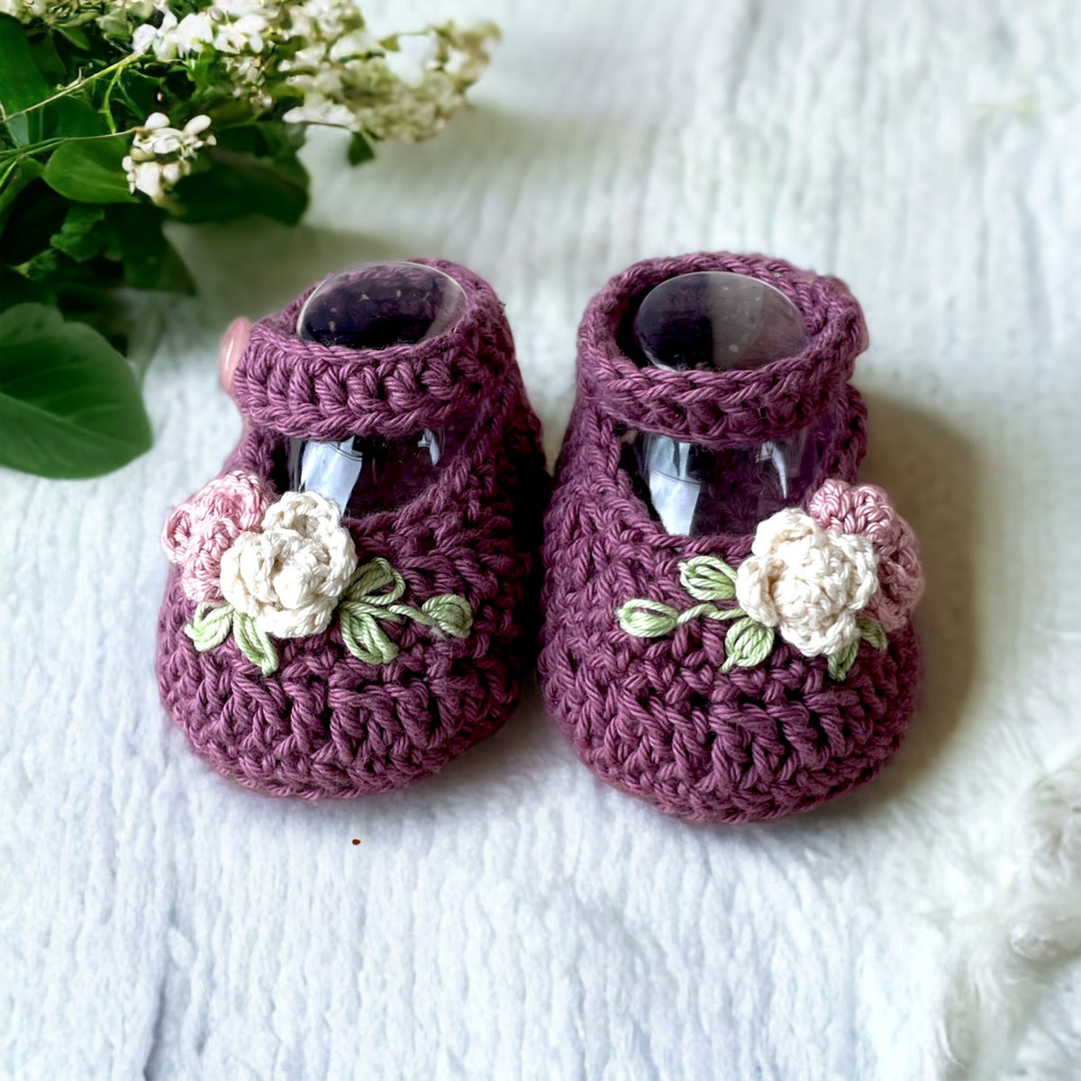 Crochet baby booties, Mary Jane rose shoes