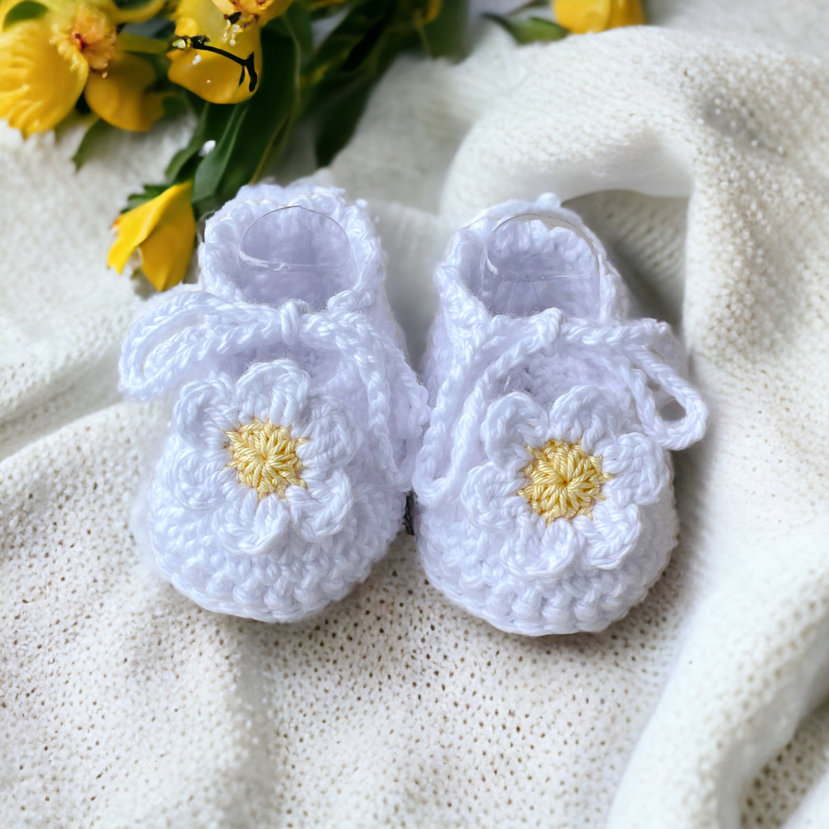 Crochet baby booties, Mary Jane daisy shoes
