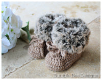 unisex crochet baby booties, hazelnut brown, baby booties, fur shoes, moccasins, knitted boots, 0-3, 3-6 months, baby shower, faux fur
