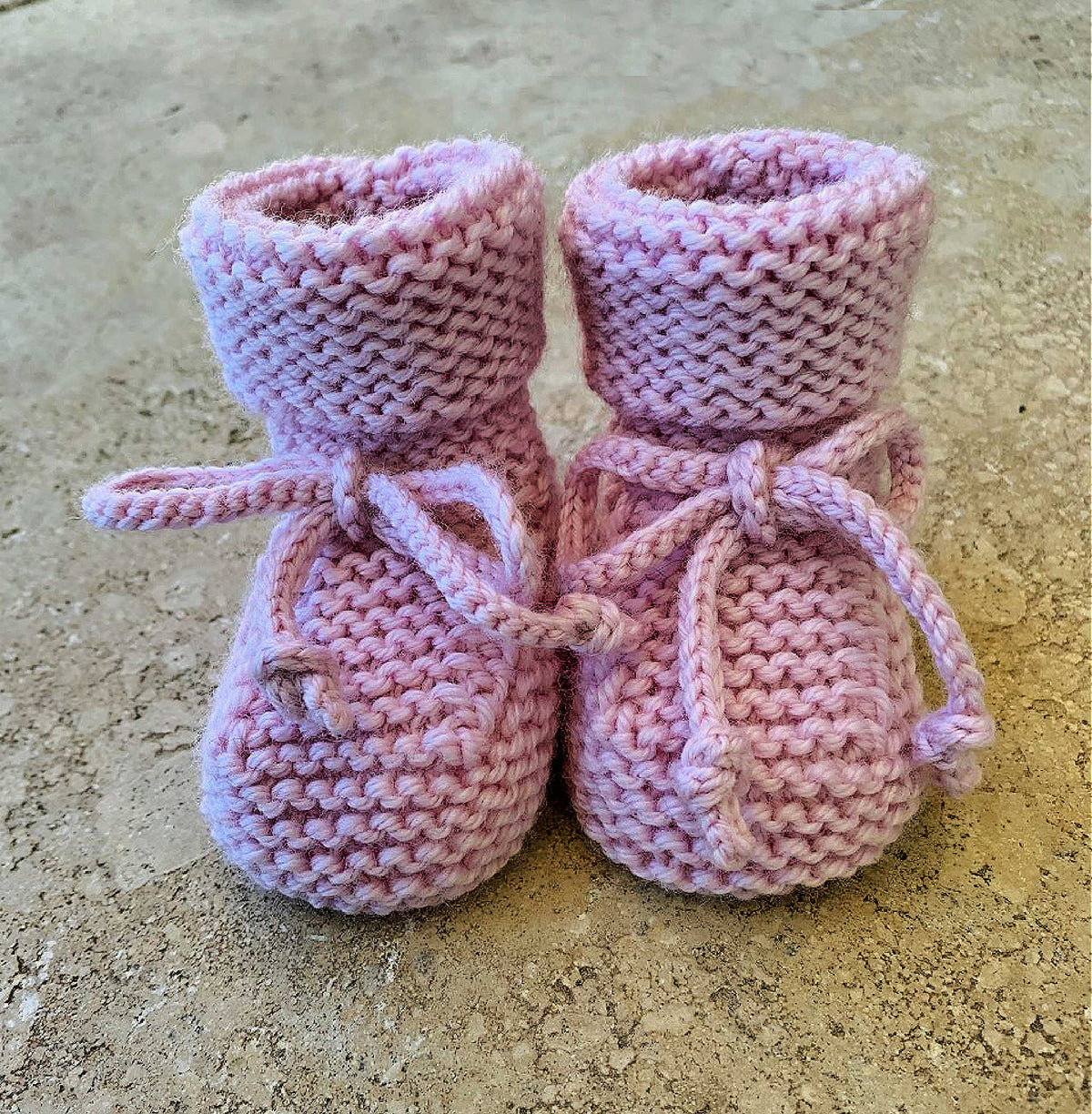 congratulations pregnancy gift for new mum, pink crochet baby booties, newborn baby gift, new baby girl gift, it's a girl coming home outfit