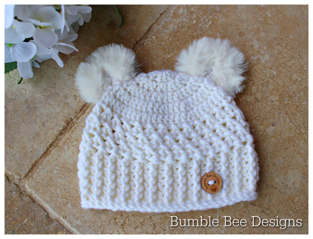 crochet baby booties & hat, white fur booties, , baby booties, fur shoes, moccasins, unisex, white teddy bear hat, 0-6 months, baby shower